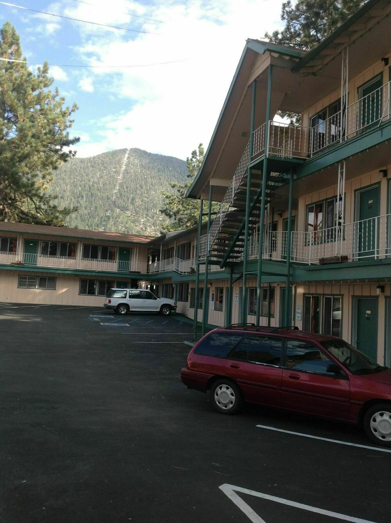南太浩湖 天堂缆车经济旅馆汽车旅馆 外观 照片